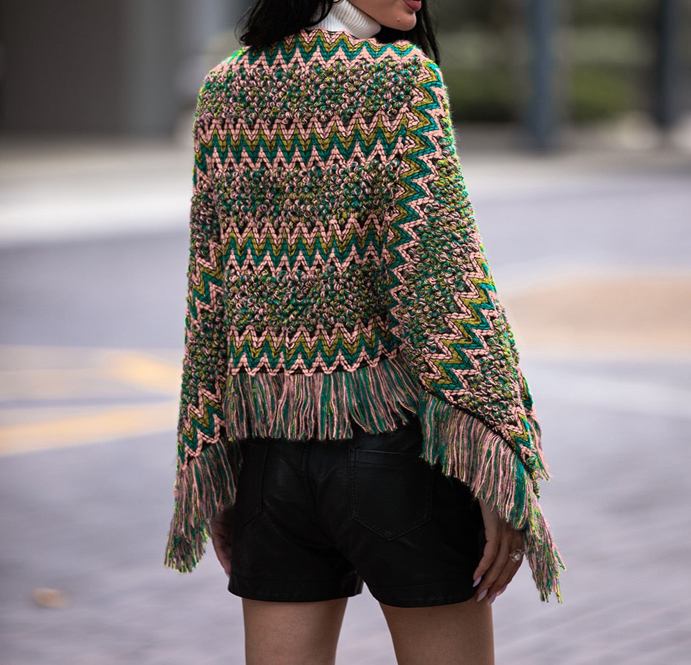 Green Fringe Trim Batwing Sleeve Asymmetrical Hem Poncho Sweater