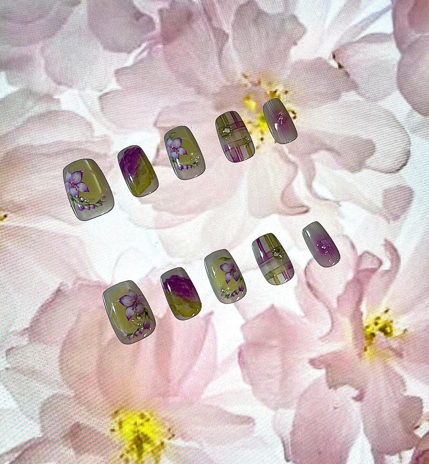 100% Handmade Press on Nails- 06